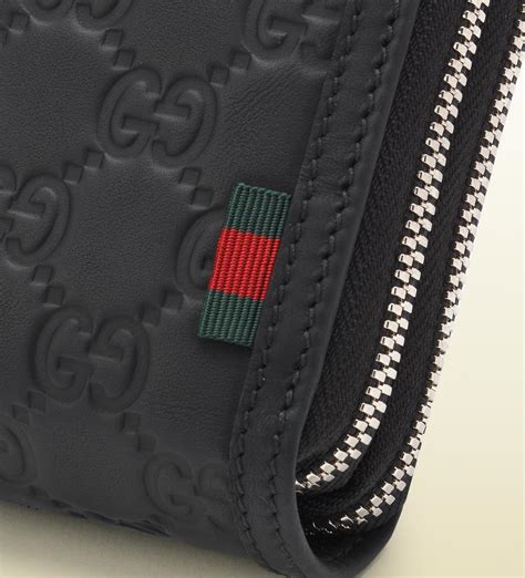 Gucci zippy wallet